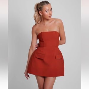 NWT - ODD MUSE | THE ULTIMATE MUSE STRAPLESS DRESS. SIZE M